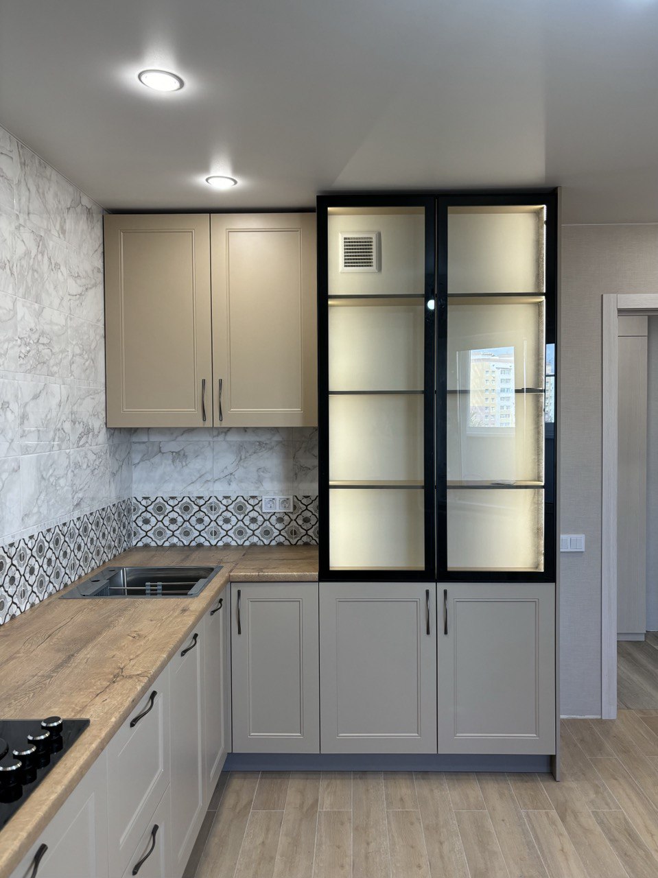 Кухня с рисунком